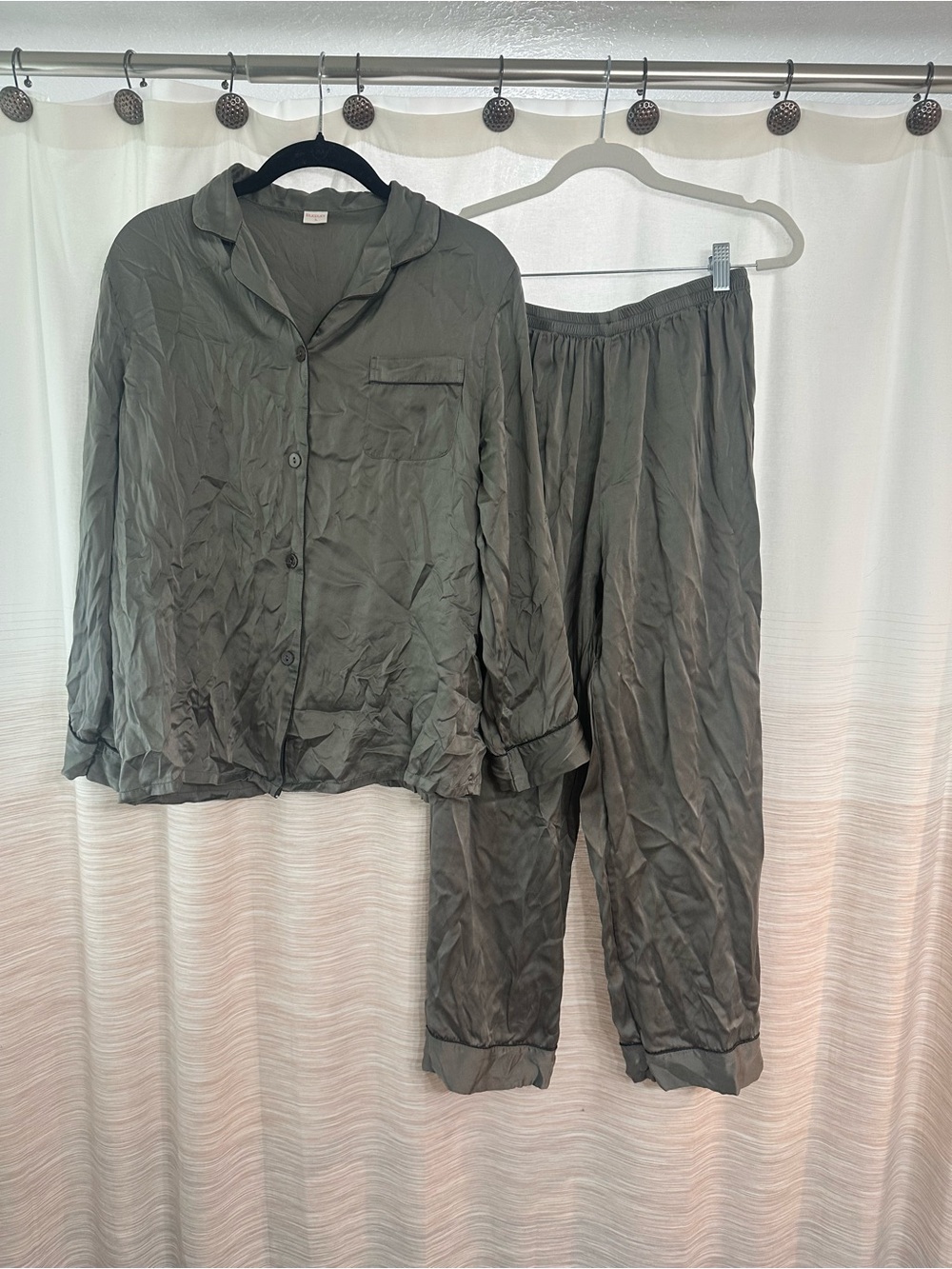 SilkSilky Women's Olive Green Silk Pajama Pants Set Size
